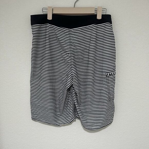 RVCA Mens Black White‎ Striped Swim Trunks Surf Boardshorts Size 28 - Picture 5 of 7